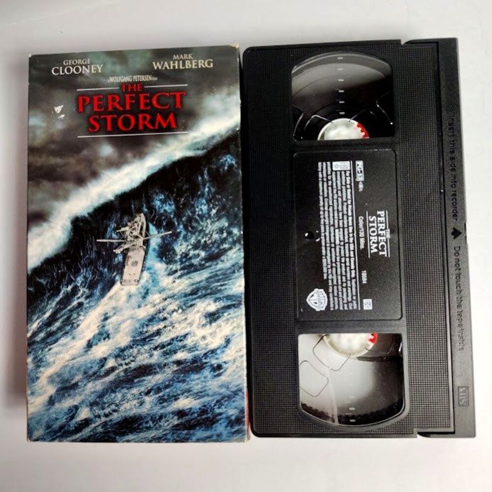 The Perfect Storm VHS Movie 2000 George Clooney Disaster Action PG 13